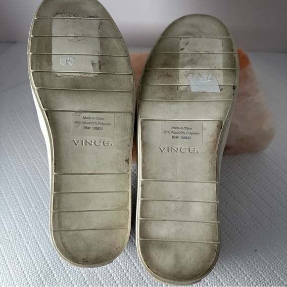 Vince Blair Quilted Slip On Shoe Cross Trainer 5.5 black Retail $200 - Picture 3 of 11